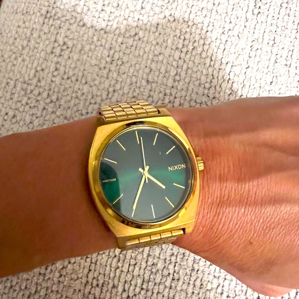 Nixon watch
